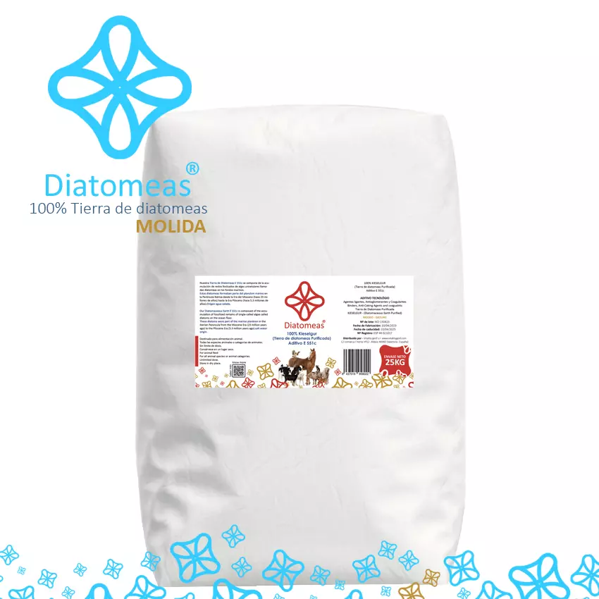Saco de tierra de diatomeas molida de 25 kg en saco blanco.